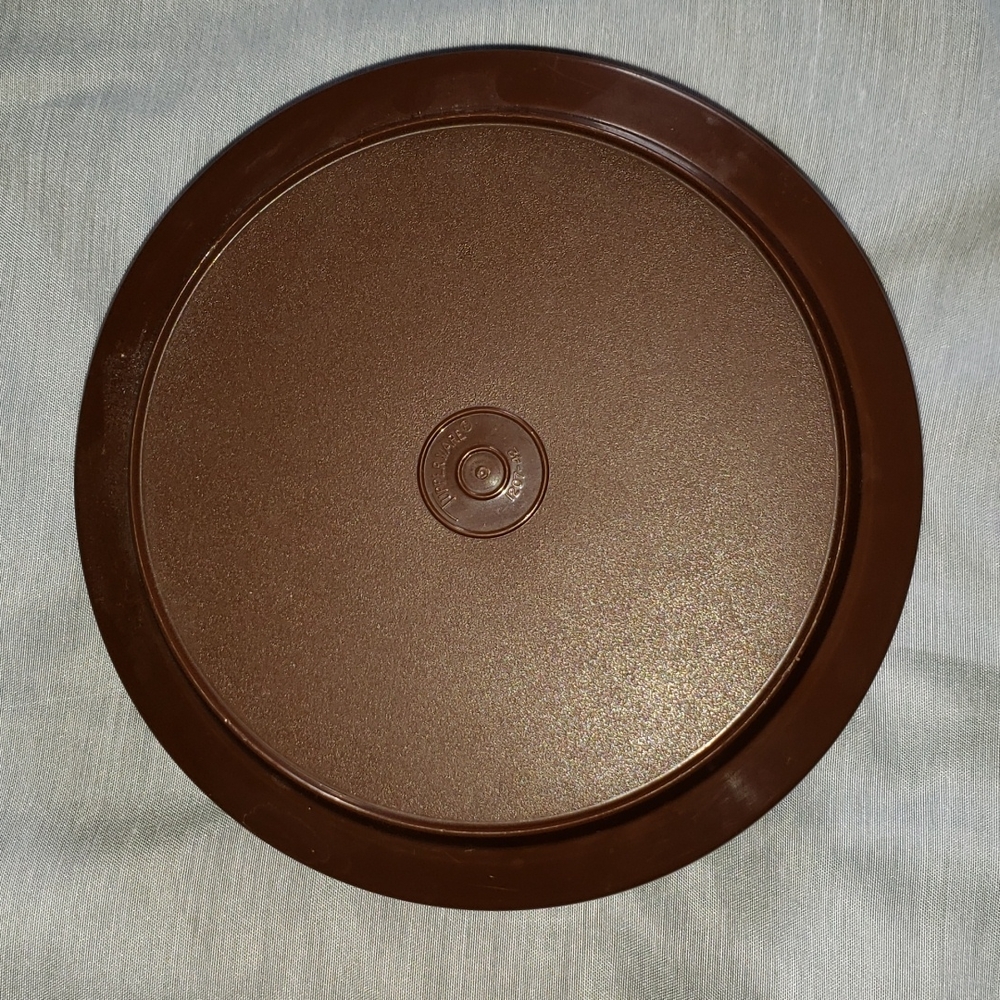 Vintage Tupperware Brown 7" Round - Picture 2 of 8